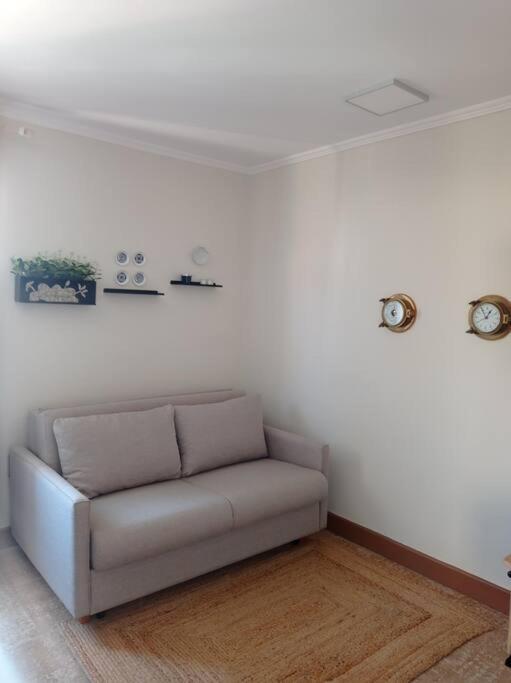Erizana Apartment Байона Екстериор снимка